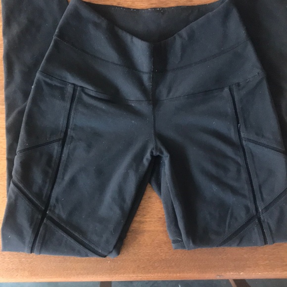 Full length Karma leggings with mesh accents EUC - Picture 3 of 6